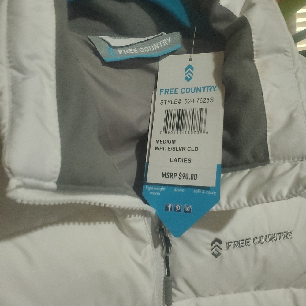 Free Country White Puffer Jacket NWT 90$ VALUE